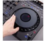 ddj-grv6_cgi_top_serato-dj_mixer_zoom